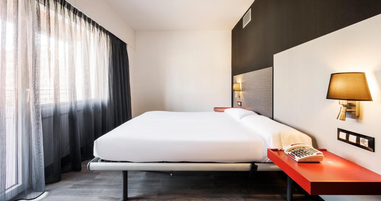 Ilunion Romareda Hotel Zaragoza Ngoại thất bức ảnh