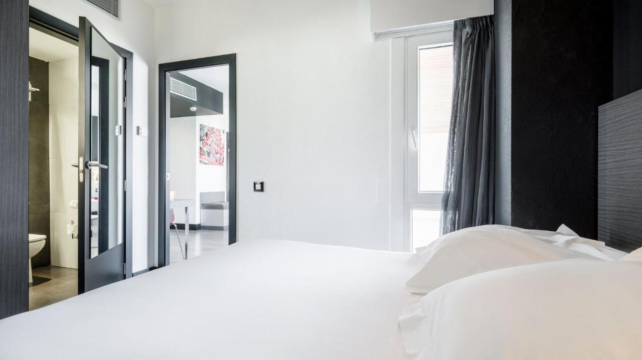 Ilunion Romareda Hotel Zaragoza Ngoại thất bức ảnh