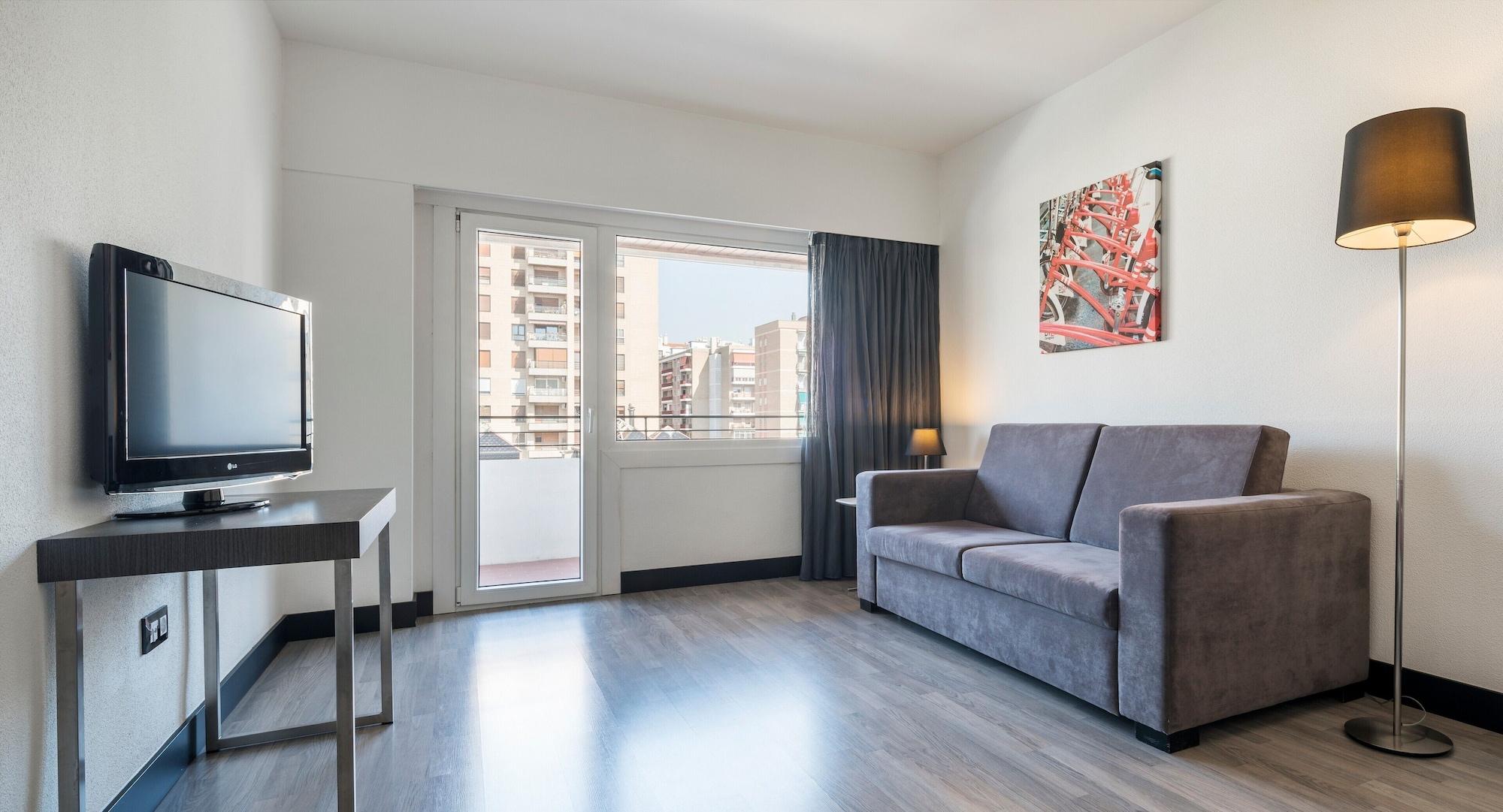 Ilunion Romareda Hotel Zaragoza Ngoại thất bức ảnh