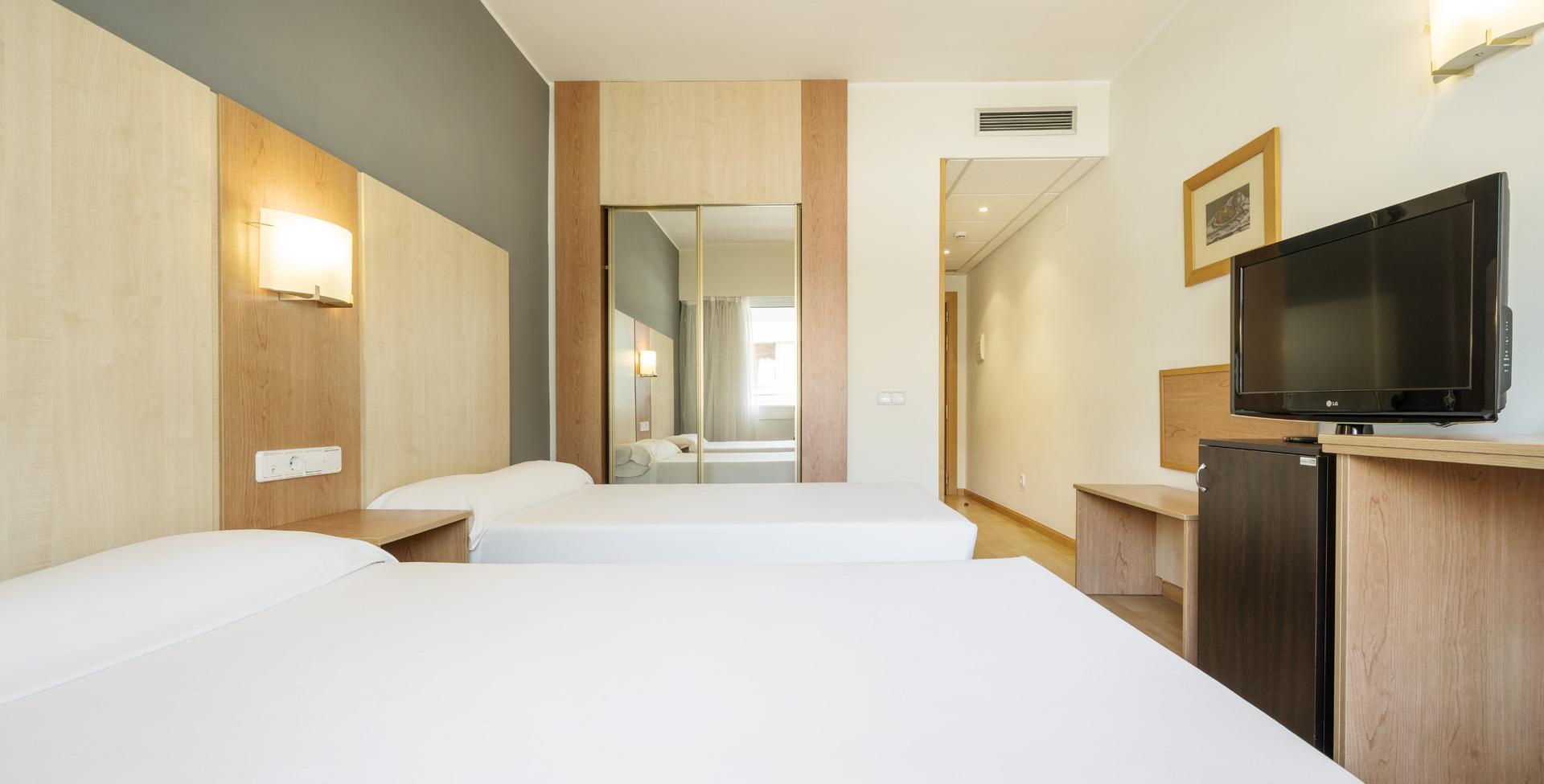 Ilunion Romareda Hotel Zaragoza Ngoại thất bức ảnh