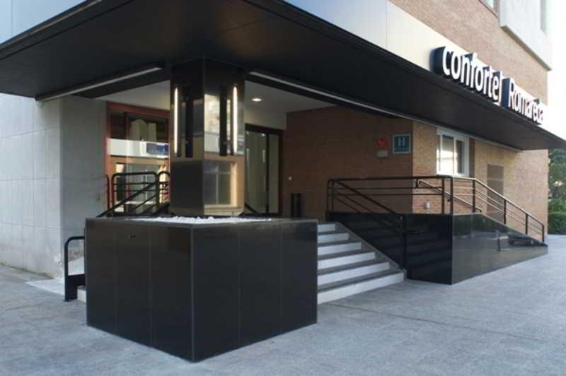 Ilunion Romareda Hotel Zaragoza Ngoại thất bức ảnh