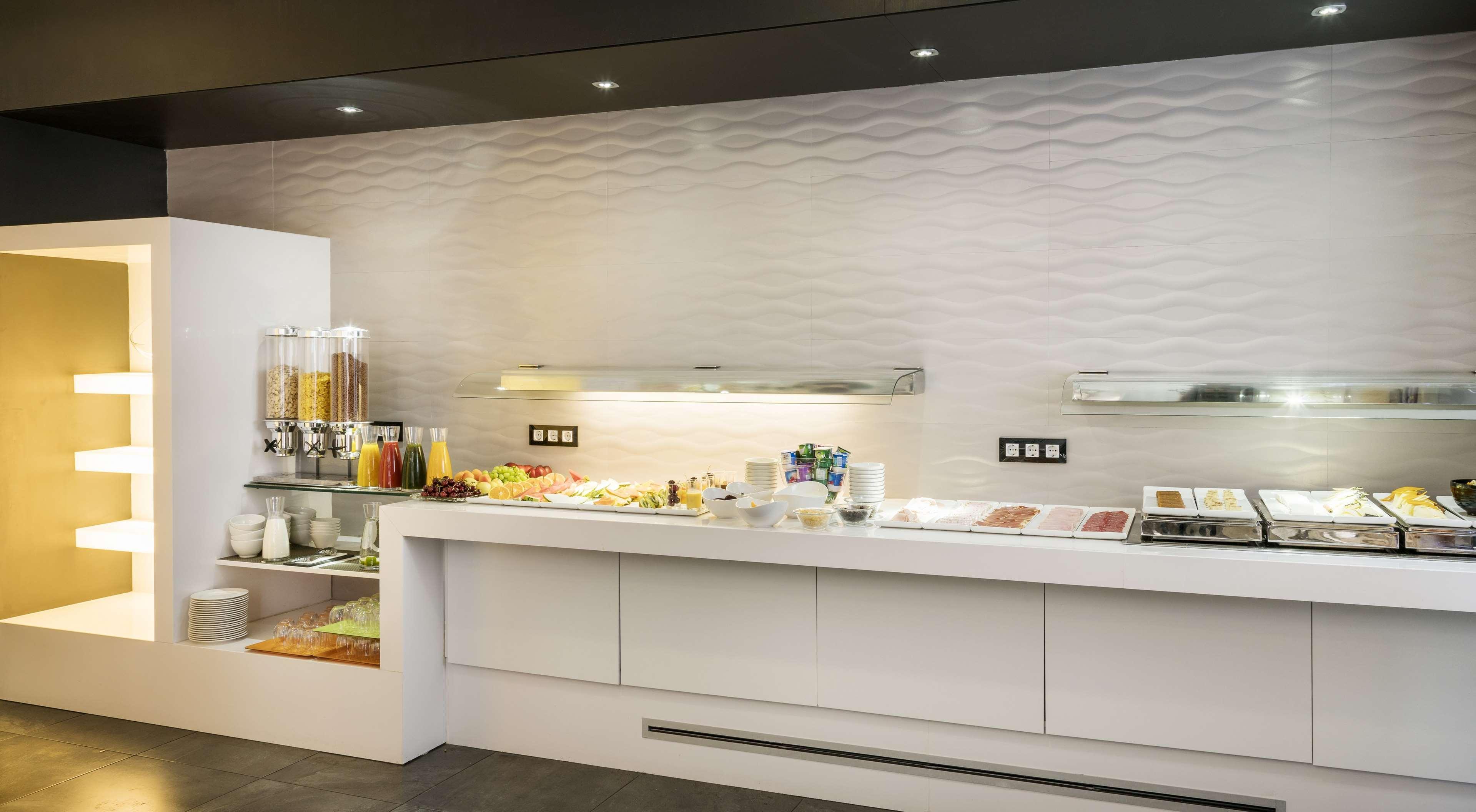 Ilunion Romareda Hotel Zaragoza Ngoại thất bức ảnh