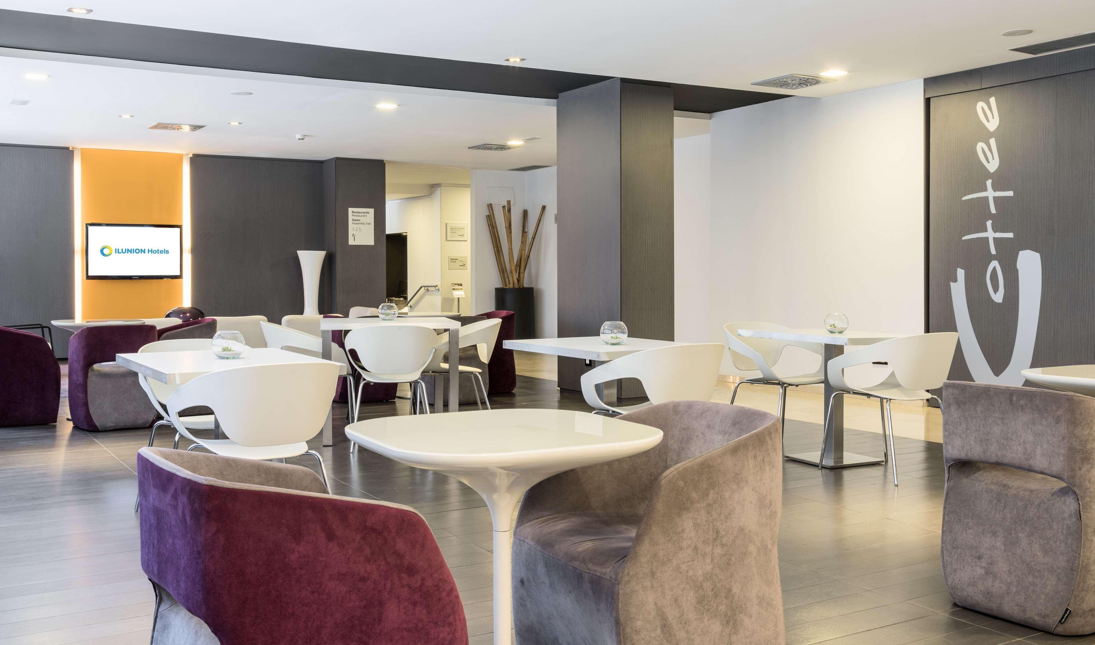 Ilunion Romareda Hotel Zaragoza Ngoại thất bức ảnh
