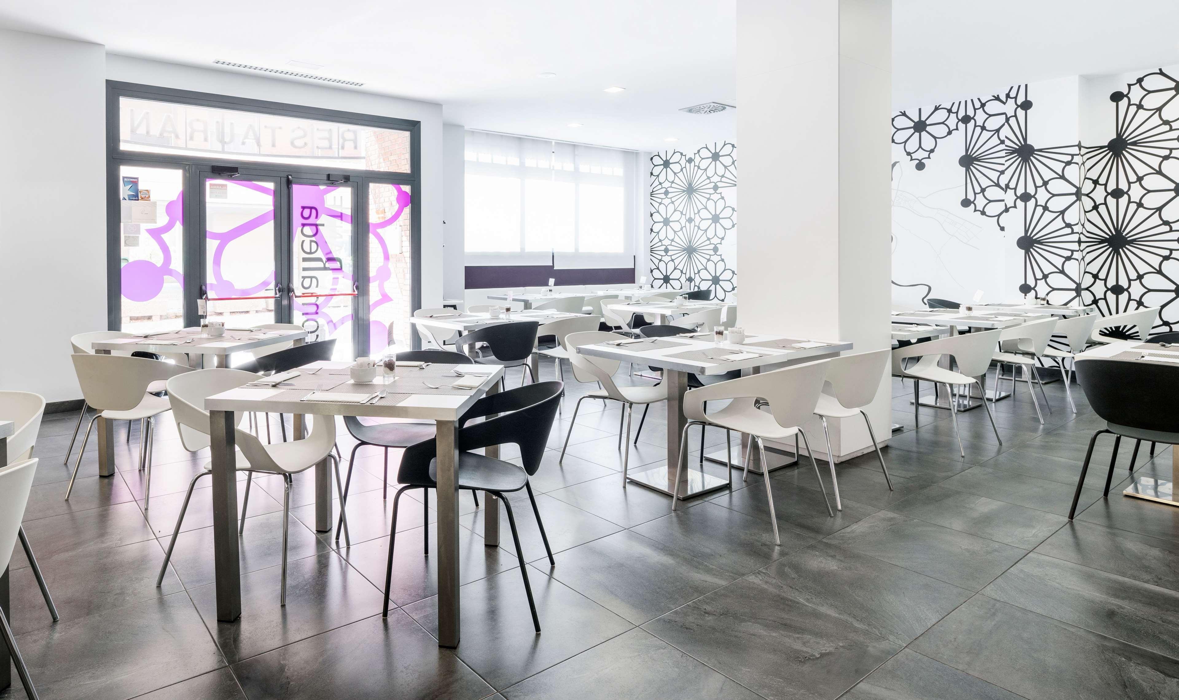 Ilunion Romareda Hotel Zaragoza Ngoại thất bức ảnh