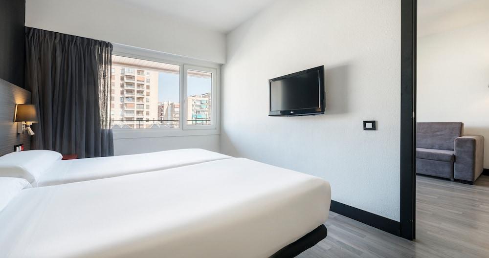 Ilunion Romareda Hotel Zaragoza Ngoại thất bức ảnh
