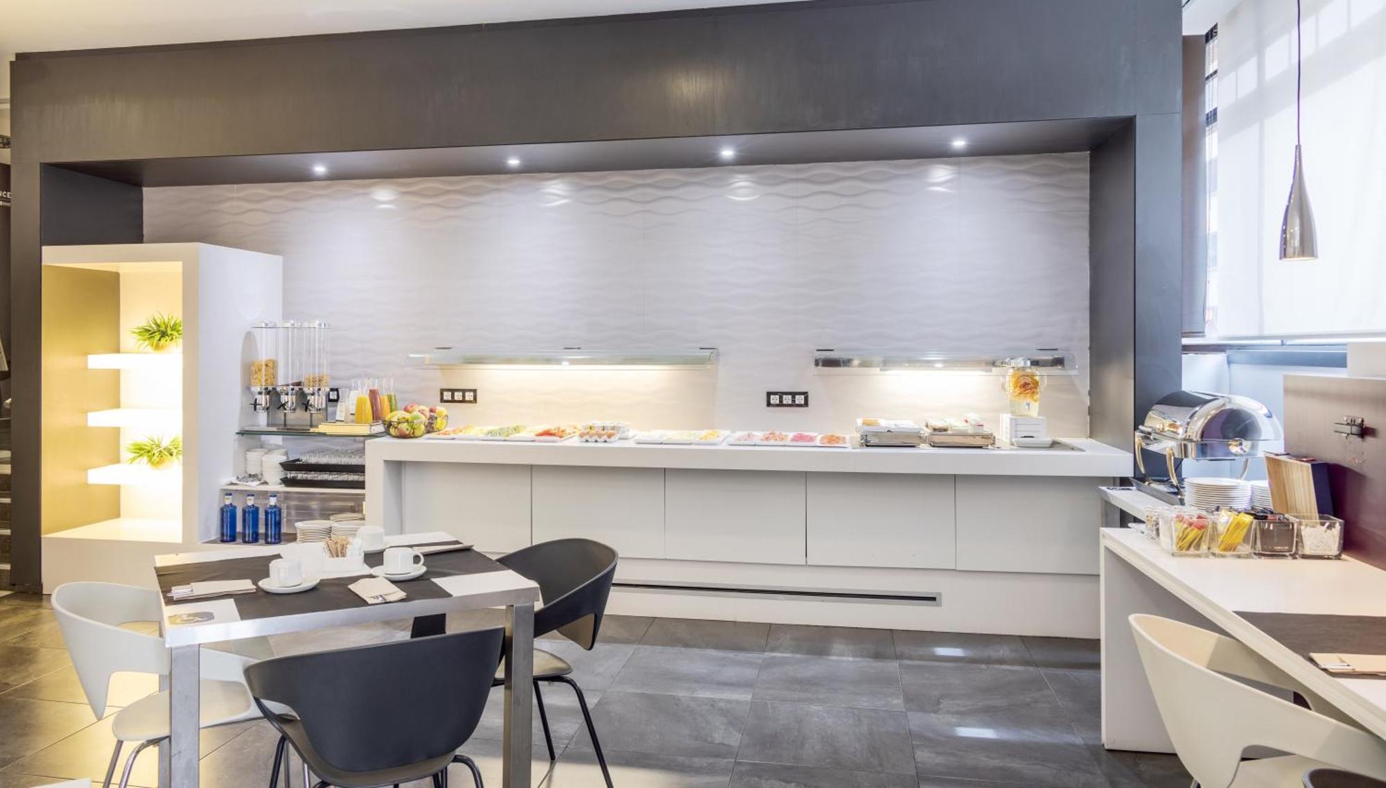Ilunion Romareda Hotel Zaragoza Ngoại thất bức ảnh