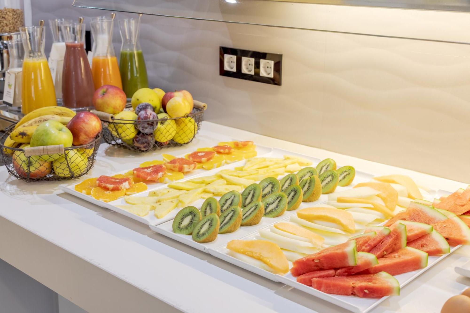 Ilunion Romareda Hotel Zaragoza Ngoại thất bức ảnh