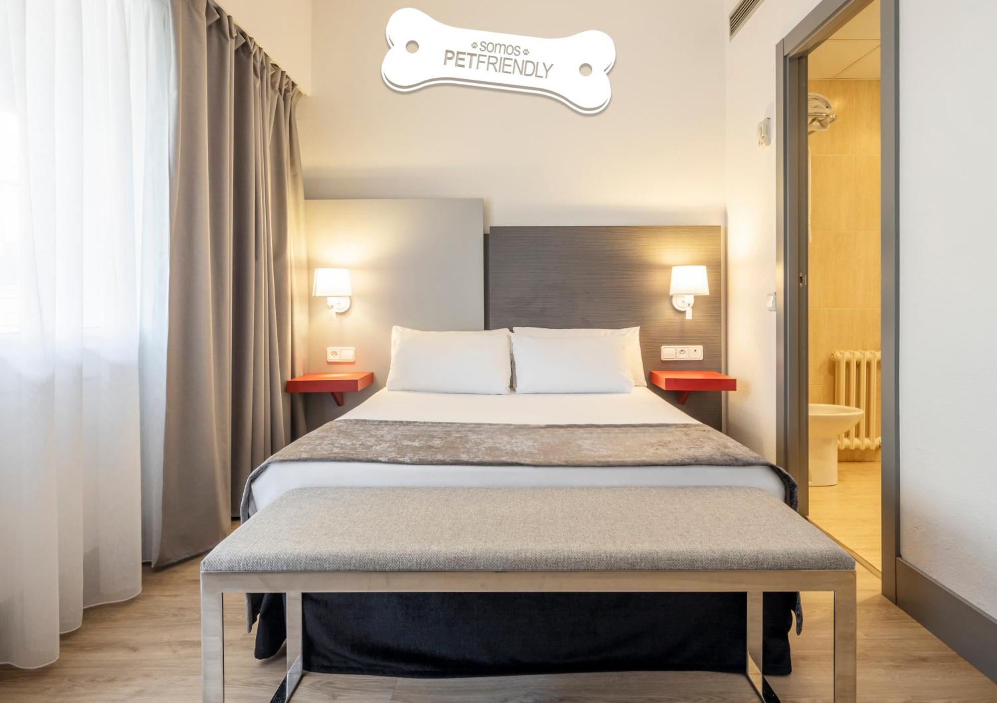 Ilunion Romareda Hotel Zaragoza Phòng bức ảnh