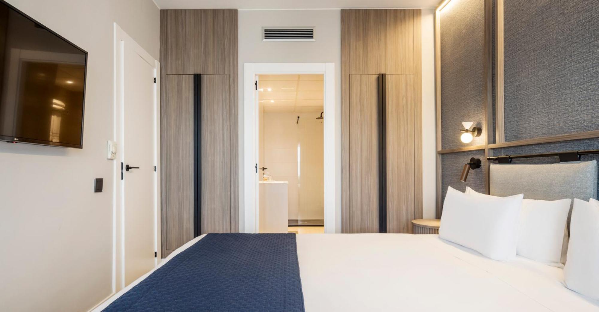 Ilunion Romareda Hotel Zaragoza Phòng bức ảnh