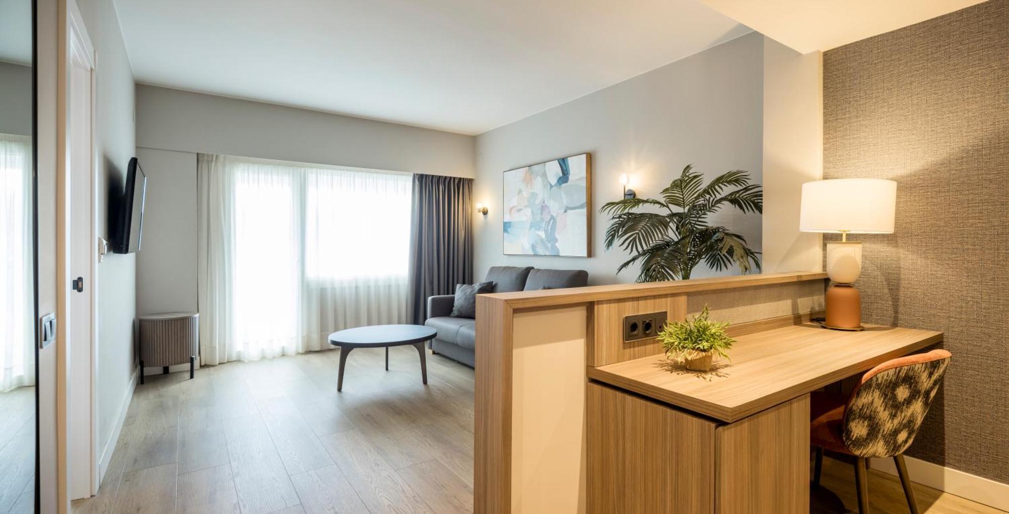 Ilunion Romareda Hotel Zaragoza Ngoại thất bức ảnh