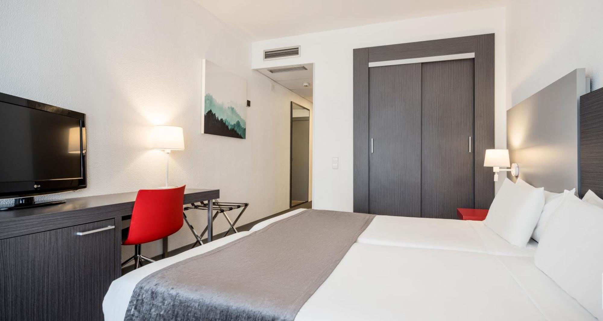 Ilunion Romareda Hotel Zaragoza Ngoại thất bức ảnh