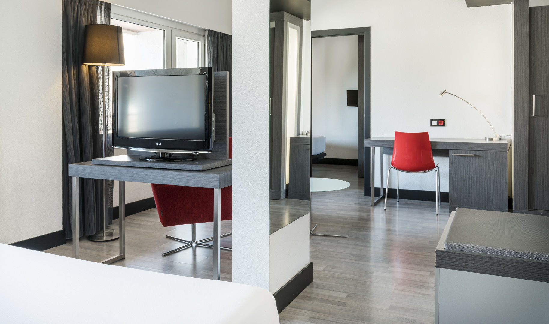 Ilunion Romareda Hotel Zaragoza Ngoại thất bức ảnh
