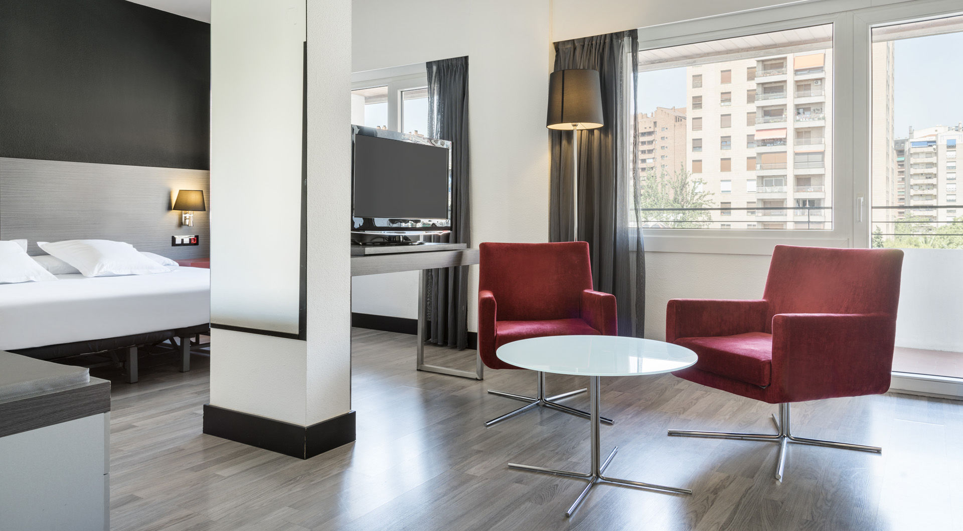 Ilunion Romareda Hotel Zaragoza Ngoại thất bức ảnh