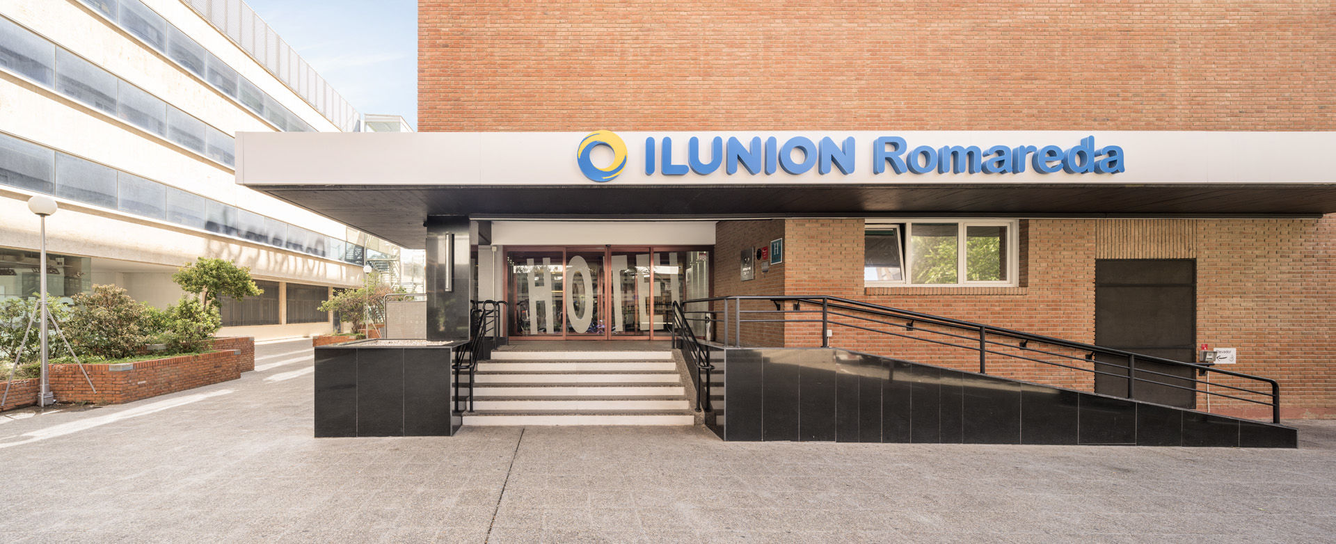 Ilunion Romareda Hotel Zaragoza Ngoại thất bức ảnh