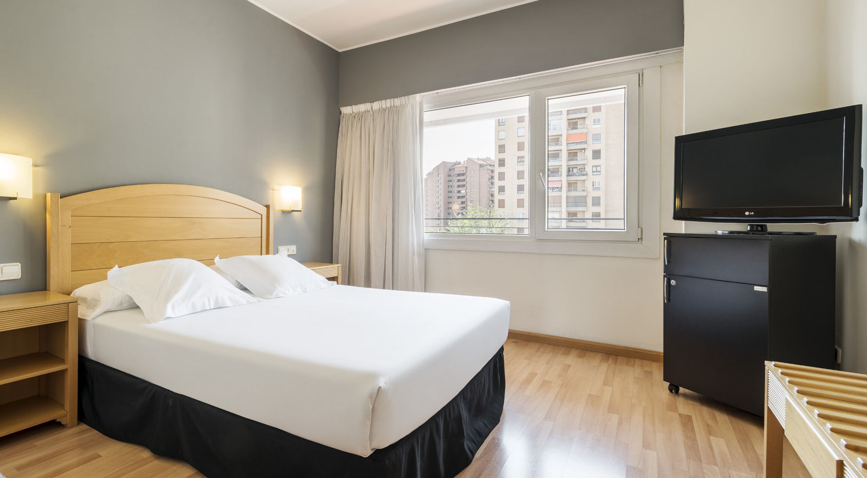 Ilunion Romareda Hotel Zaragoza Ngoại thất bức ảnh
