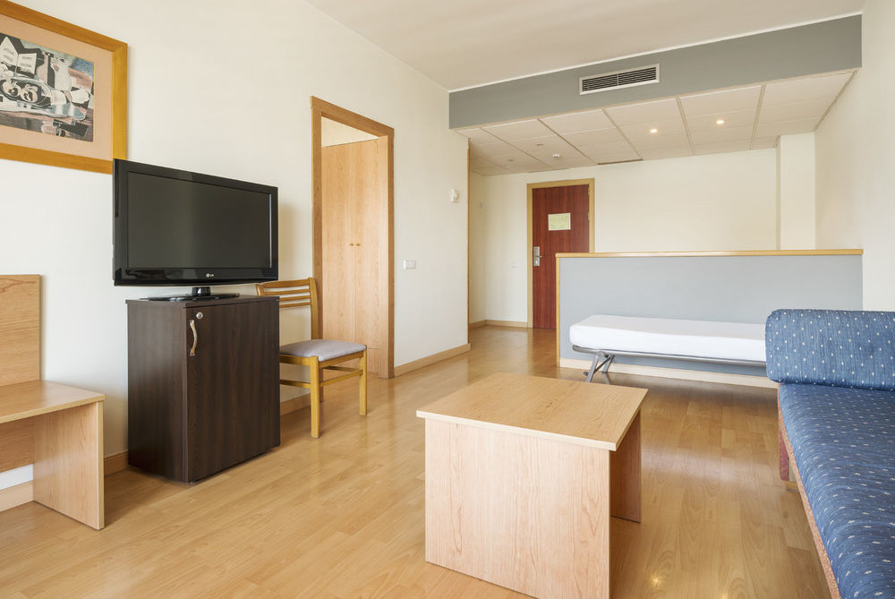 Ilunion Romareda Hotel Zaragoza Ngoại thất bức ảnh
