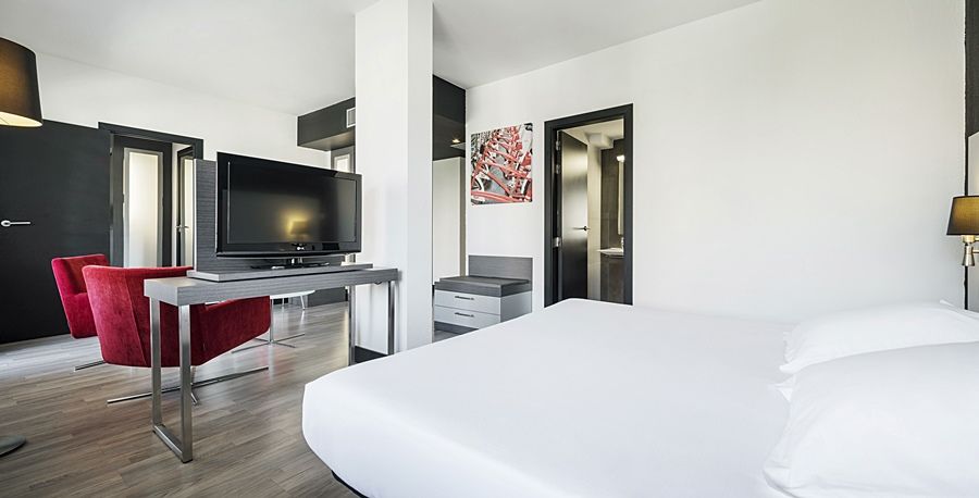 Ilunion Romareda Hotel Zaragoza Ngoại thất bức ảnh